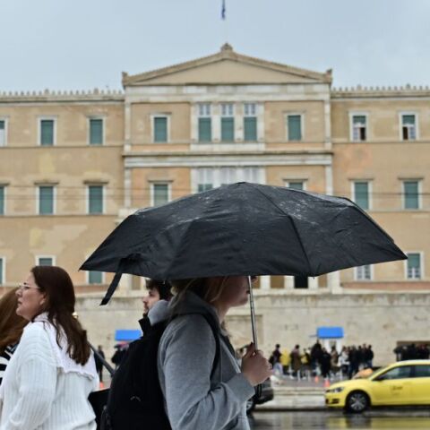 Πρόγνωση καιρού: Νεφώσεις, τοπικές βροχές και μικρή πτώση θερμοκρασίας το Σάββατο 20 Δεκεμβρίου - Μεμονωμένες καταιγίδες