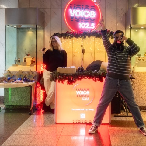 Ο Voice 102.5 έγινε η «φωνή των Χριστουγέννων»