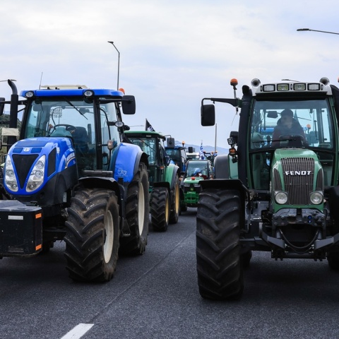Τρακτέρ σε δρόμο