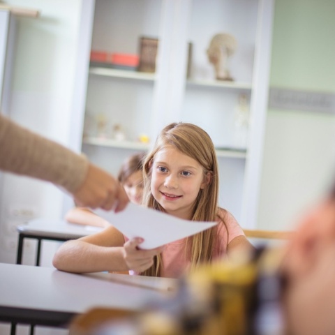 Παιδί σε τάξι