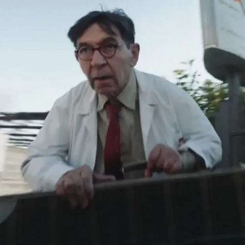 Το επικό video του ΠΑΟΚ ενόψει Χριστουγέννων: Ο επιστήμονας Σκιαδαρέσης και η βαλίτσα του Ζαφείρη