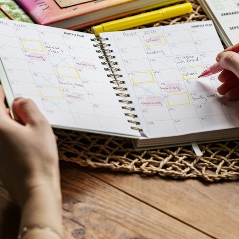 Αργίες 2026: Ποια είναι τα τριήμερα της νέας χρονιάς