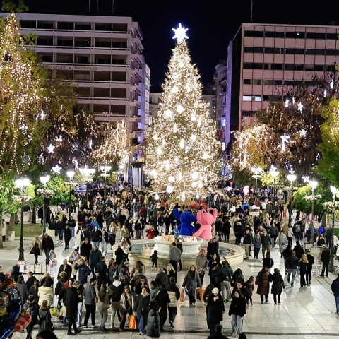Πρωτοχρονιά 2026: Πού θα δείτε live την αλλαγή του χρόνου από την πλατεία Συντάγματος 