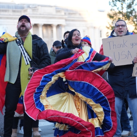 Και υπέρ του Ζελένσκι και εναντίον του Μαδούρο