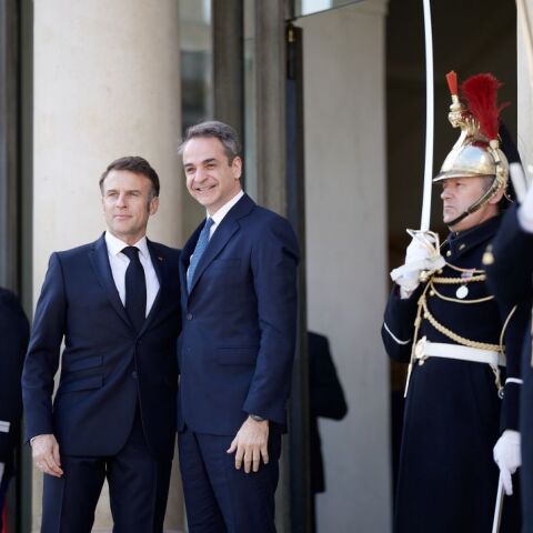 Ο Κυριάκος Μητσοτάκης και ο Εμμανουέλ Μακρόν σε παλαιότερη συνάντησή τους στο Παρίσι