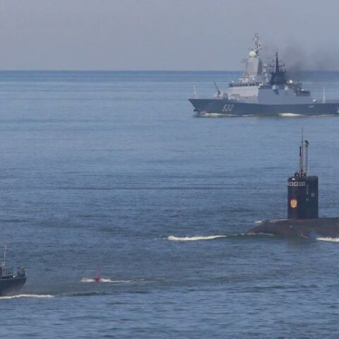 Θρίλερ στον Ατλαντικό: Αμερικανοί κομάντος κατέλαβαν δύο τάνκερ σε λίγες ώρες - Στην περιοχή ρωσικά πολεμικά