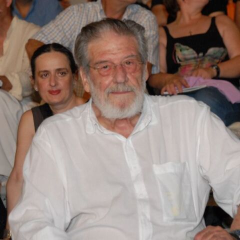 Γιάννης Βόγλης: Στα σκουπίδια τα βραβεία του σπουδαίου ηθοποιού  - Τα βρήκε περαστικός και τα πουλά 