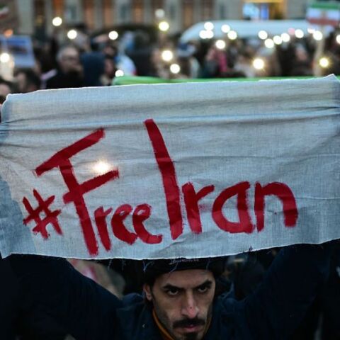 Ιράν: Γιατί οι ΗΠΑ δεν μπορούν εύκολα να βοηθήσουν τους διαδηλωτές - Ώρα αποφάσεων για τον Τραμπ 