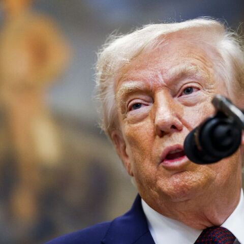 Τραμπ στους Ιρανούς: Έρχεται βοήθεια, συνεχίστε να διαδηλώνετε, το καθεστώς θα πληρώσει ακριβά