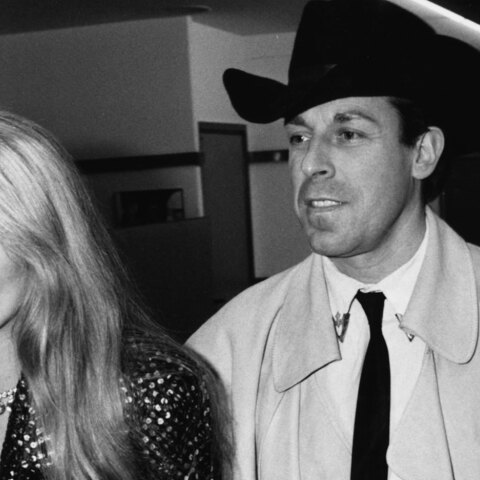 Η Τζέρι Χολ και ο Άντονι Πράις το 1985 © Dave Hogan/Getty Images