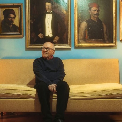 Γιώργος Παπαστεφάνου: Ο σπουδαίος ραδιοφωνικός παραγωγός και παρουσιαστής μιλάει στην Athens Voice