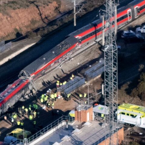 Τριήμερο εθνικό πένθος στην Ισπανία για το σιδηροδρομικό δυστύχημα - Θα μάθουμε την αλήθεια, λέει ο Σάντσεθ