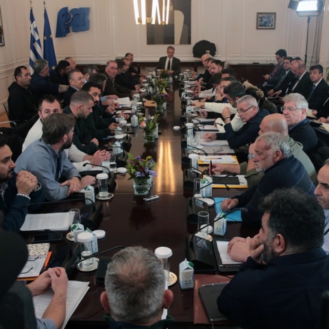 Στιγμιότυπο από τη συνάντηση του Κυριάκου Μητσοτάκη με τους αγρότες