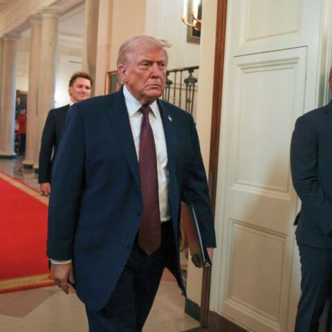 Ο Ντόναλντ Τραμπ ανατρέπει τον ορθολογισμό για να υπονομεύσει τη Δημοκρατία