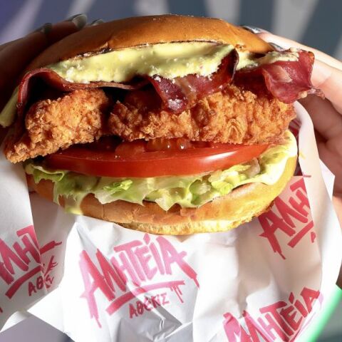 13 αθηναϊκά στέκια που ξέρουν από street food