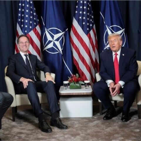 Ο Μάρκ Ρούτε και ο Ντόναλντ Τραμπ στη συνάντηση τους στο Νταβός