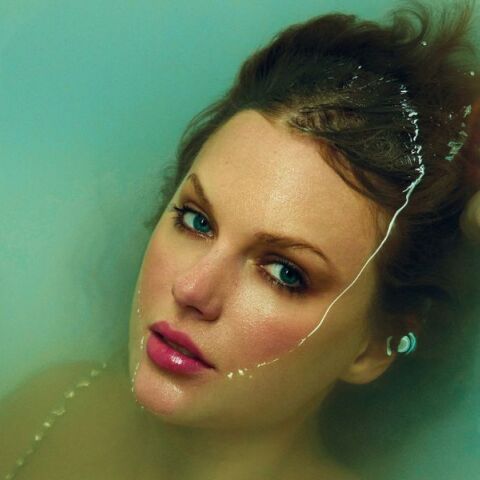 Η Τέιλορ Σουίφτ γίνεται η νεότερη γυναίκα στο Songwriters Hall of Fame - Τιμάται για το έργο της και εντάσσεται στην ελίτ μουσικών δημιουργών.