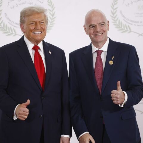 Αμηχανία στη FIFA για το βραβείο ειρήνης στον Τραμπ, μετά τη σύλληψη Μαδούρο και τις πολεμικές ιαχές, ενώ πλησιάζει το Μουντιάλ 2026 σε ΗΠΑ, Καναδά και Μεξικό