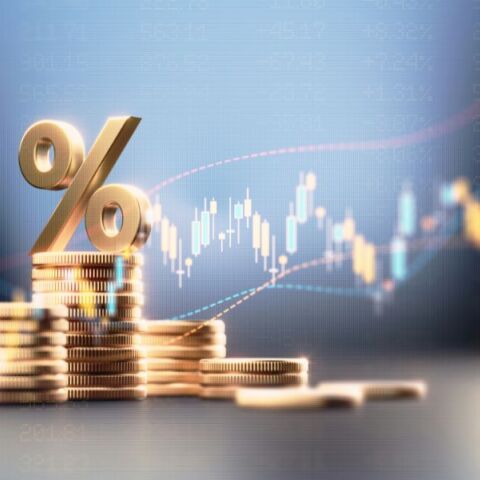 Σε πλήρη εξέλιξη η διαδικασία διαβούλευσης για τη νέα αύξηση του κατώτατου μισθού - Στόχοι για σταδιακή άνοδο στα 950 ευρώ έως το 2027.