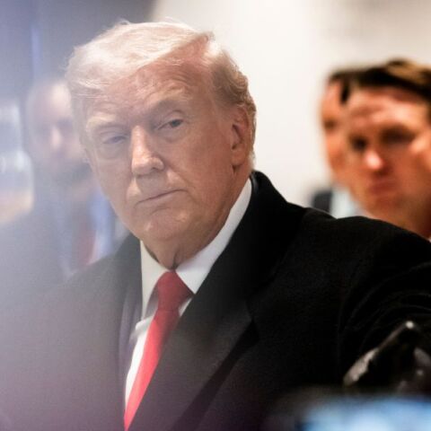 Ντόναλντ Τραμπ: Ανασκεύασε δηλώσεις που υποβάθμιζαν τον ρόλο των συμμάχων στο Αφγανιστάν, επαινώντας Βρετανούς και Ιταλούς στρατιώτες μετά τις έντονες αντιδράσεις.