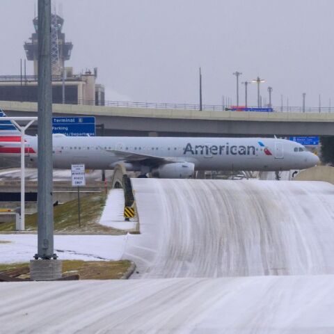 Σφοδρή καταιγίδα πλήττει τις ΗΠΑ με 10 νεκρούς, πάνω από 1 εκατ. νοικοκυριά χωρίς ρεύμα και χιλιάδες ακυρώσεις πτήσεων σε δεκάδες πολιτείες.