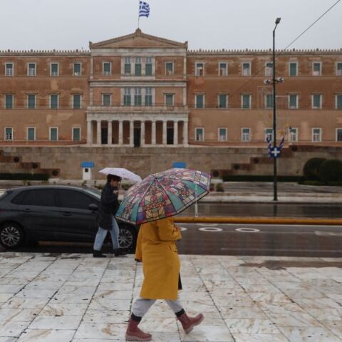 Ο καιρός σήμερα: Βροχές, καταιγίδες και άνεμοι έως 7 μποφόρ την Τρίτη 27 Ιανουαρίου 2026 - Αναλυτική πρόγνωση από το meteo και την ΕΜΥ. 