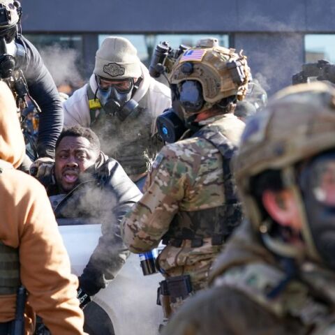 Ο Ντόναλντ Τραμπ ανακοίνωσε ότι στέλνει τον «τσάρο των συνόρων» Τομ Χόμαν στη Μινεσότα για να αναλάβει τη διαχείριση των επιχειρήσεων της ICE.