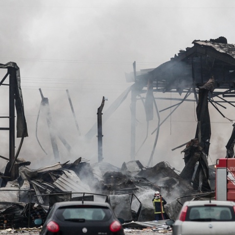 Τρίκαλα: Τέσσερις νεκρές, μία αγνοούμενη - Εικόνες απόλυτης καταστροφής στο εργοστάσιο της Βιολάντα