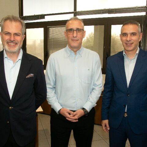 Ο Γιάννης Παπαδόπουλος, πρόεδρος της ΕΡΤ, ο Άρης Παναγιωτίδης, νέος γενικός διευθυντής της ΕΡΤ3 και ο Κωνσταντίνος Παπαβασιλείου, διευθύνων σύμβουλος της ΕΡΤ