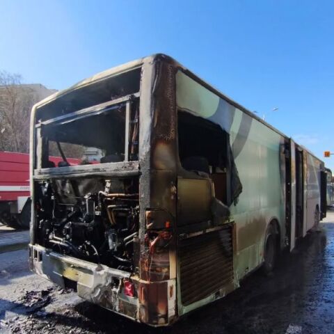 Φωτιά σε λεωφορείο του ΟΑΣΘ στη Θεσσαλονίκη