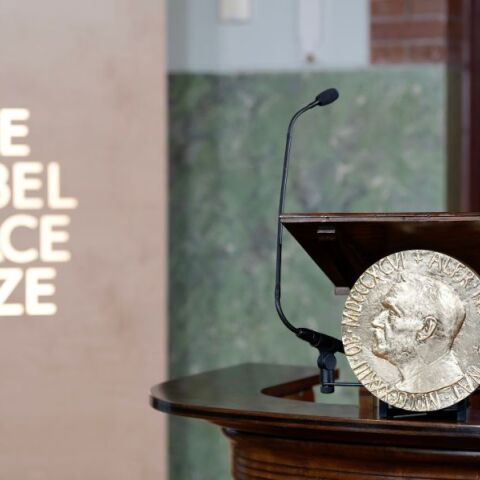 Η Επιτροπή Νόμπελ ερευνά ψηφιακή παραβίαση που πιθανώς οδήγησε στη διαρροή του ονόματος του νικητή του Νόμπελ Ειρήνης 2025 πριν την επίσημη ανακοίνωση.