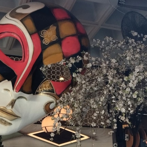 Το Τριώδιο ανοίγει με την Κυριακή του Τελώνου και Φαρισαίου, φέρνοντας Αποκριές, καρναβάλι και το πέρασμα από τον χειμώνα στην άνοιξη.