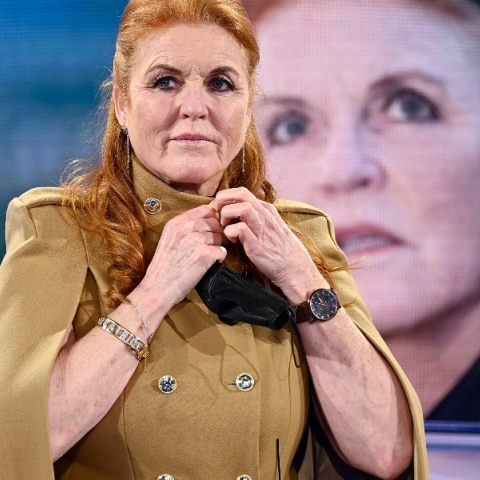 Λογικό, να βρίσκεται στις λίστες Έπσταϊαν η Σάρα Φέργκιουσον, καθώς ο παιδόφιλος δισεκατομμυριούχος ήταν ο χορηγός της επί 15 χρόνια