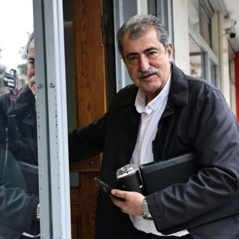 Η Επιτροπή Δεοντολογίας της Βουλής εισηγείται την άρση ασυλίας του Παύλου Πολάκη για ηθική αυτουργία και αθέμιτη επιρροή, μετά από προσφυγές του Σταμάτη Πουλή.