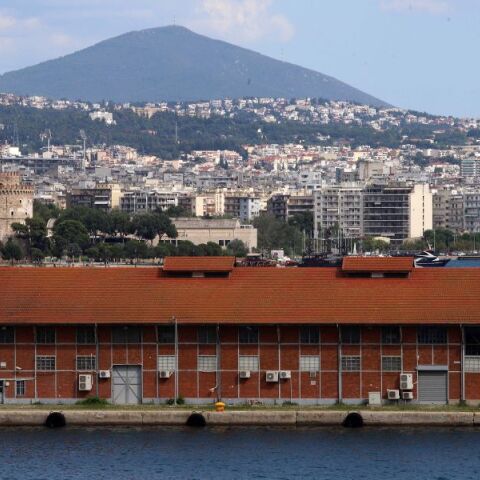 Οβίδα του Β' ΠΠ βρέθηκε στον 6ο προβλήτα στη Θεσσαλονίκη κατά τη διάρκεια έργων - Το Λιμεναρχείο ενημέρωσε τις αρμόδιες αρχές για την εξουδετέρωσή της