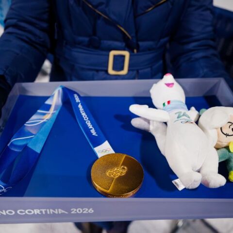 Οι διοργανωτές των Χειμερινών Ολυμπιακών 2026 εντόπισαν το πρόβλημα που έκανε μετάλλια να σπάνε και δεσμεύονται να επισκευάσουν όσα απονεμήθηκαν 
