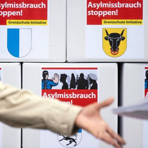 Ελβετία: Δημοψήφισμα για αποτροπή αύξησης πληθυσμού πάνω από 10 εκατομμύρια - Η ακροδεξιά πρωτοβουλία του Λαϊκού Κόμματος θα κριθεί στις κάλπες τον Ιούνιο