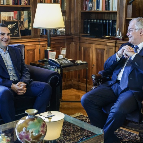 Ο Κωνσταντίνος Τασούλας συναντήθηκε με τον Αλέξη Τσίπρα - Δείτε εικόνες από το Προεδρικό Μέγαρο