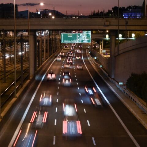 Αττική Οδός: Κλειστό το ρεύμα προς Αεροδρόμιο από Ελευσίνα έως Αιγάλεω μέχρι το πρωί της Δευτέρας