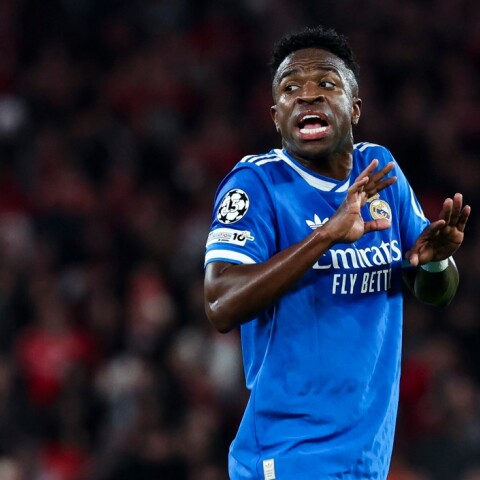 Βινίσιους: Έφυγε από το γήπεδο εν ώρα αγώνα λόγω ρατσιστικής επίθεσης από τον Πρεστιάνι της Μπενφίκα