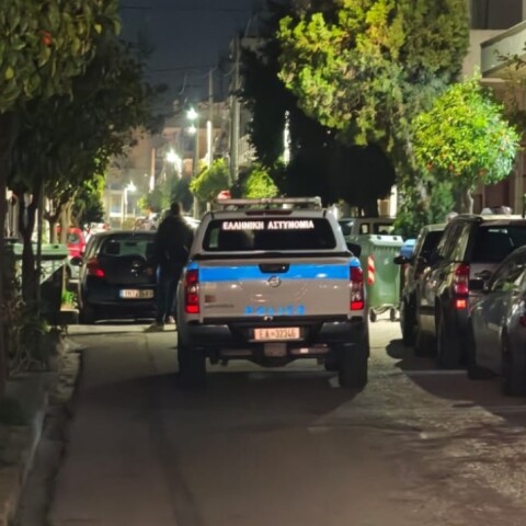 Έκρηξη στον Κορυδαλλό: Ζημιές σε έξι ΙΧ και σε κατοικία από χειροβομβίδα αμυντικού τύπου