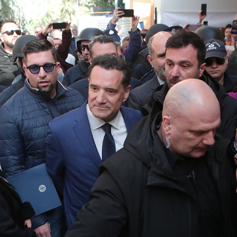 Επίσκεψη του υπουργού Υγείας Άδωνι Γεωργιάδη στο Γενικό Κρατικό Νοσοκομείο Νίκαιας, όπου εγκαινίασε το νέο Τμήμα Επειγόντων Περιστατικών (ΤΕΠ), Πέμπτη 19 Φεβρουαρίου 2026. Ο Σύλλογος Εργαζομένων στο πραγματοποίησε στάση εργασίας και συγκέντρωση 