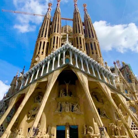 Η εκκλησία Σαγράδα Φαμίλια στη Βαρκελώνη