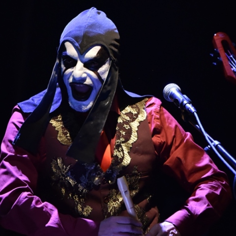 Dirty Granny Tales: Ο συνθέτης Σταύρος Μητρόπουλος μιλάει για την παράσταση «The Philanthropist», που ταιριάζει μουσική, κουκλοθέατρο, θεατρική κίνηση και animation.