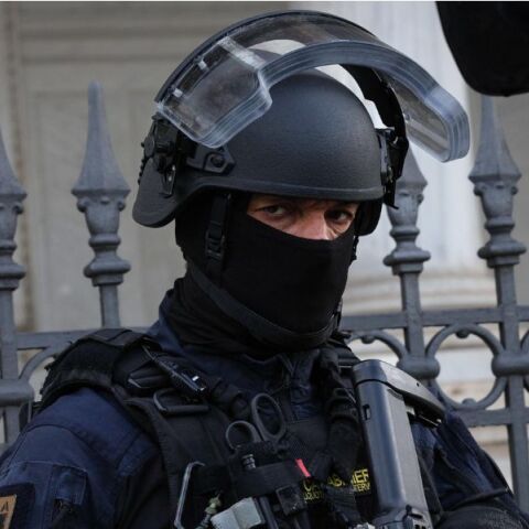 Ιταλία: Συλλήψεις στη Νάπολη για διείσδυση της μαφίας Καμόρα σε νοσοκομείο - Κατηγορίες για εικονικά τροχαία, πλαστά πιστοποιητικά και παράνομη μεταφορά νεκρών.