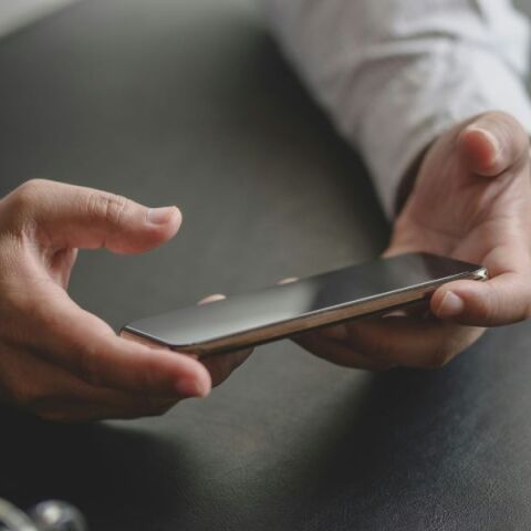 Νομοσχέδιο κατά του παράνομου τζόγου: Ο Κυριάκος Πιερρακάκης παρουσίασε αυστηρό πλαίσιο με πρόστιμα έως 800.000€, μπλόκο σε sites και ελέγχους σε influencers.