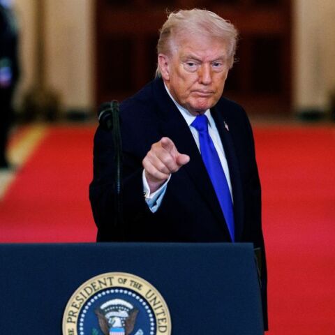 Αρχεία Έπσταϊν: Αποκαλύφθηκαν έγγραφα του FBI με αμφιλεγόμενες καταγγελίες κατά του Τραμπ για κακοποίηση ανήλικης - Ελέγχεται το υπουργείο Δικαιοσύνης