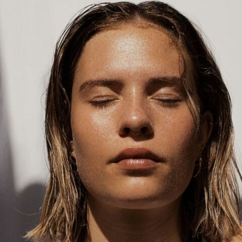 Η αλήθεια για το κολλαγόνο: Τι προσφέρει στο δέρμα, τι ισχύει για τις ρυτίδες 