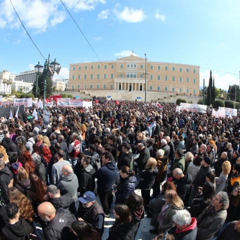 Τέμπη: Σε εξέλιξη η μεγάλη συγκέντρωση στο Σύνταγμα - Δείτε live εικόνα 