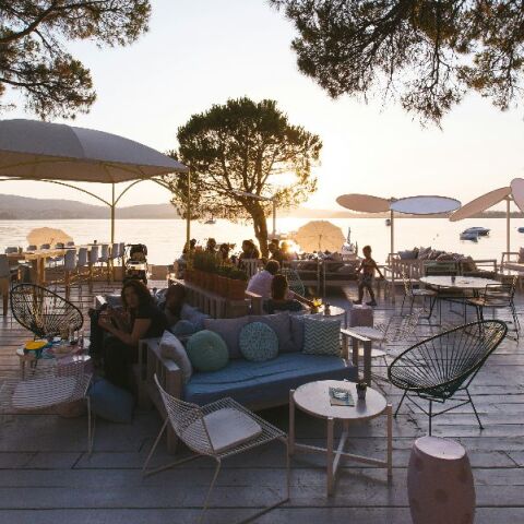 Χαλκιδική: «Ζητείται προσωπικό» - Δυσκολεύονται στην εύρεση προσωπικού οι επιχειρήσεις